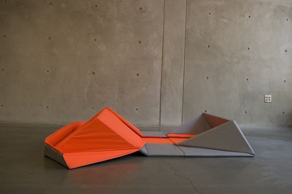 Origami-Sofa-by-Yumi-Yoshida-2